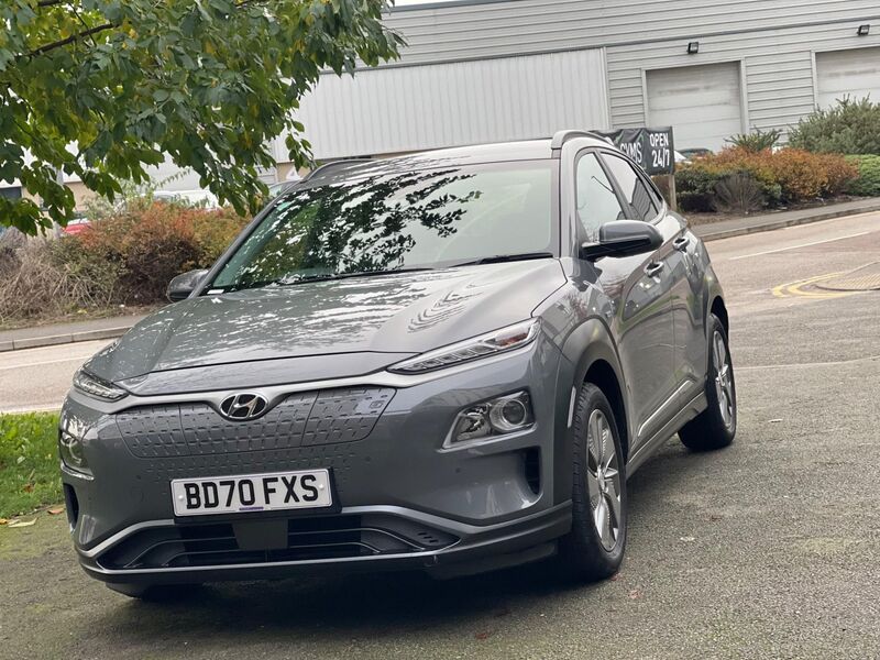 View HYUNDAI KONA 64kWh Premium Auto 5dr (7kW Charger)