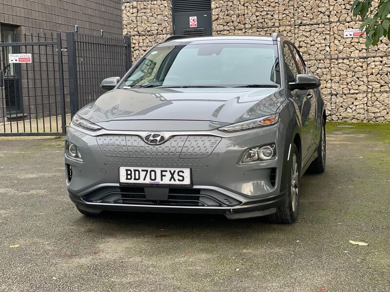 View HYUNDAI KONA 64kWh Premium Auto 5dr (7kW Charger)