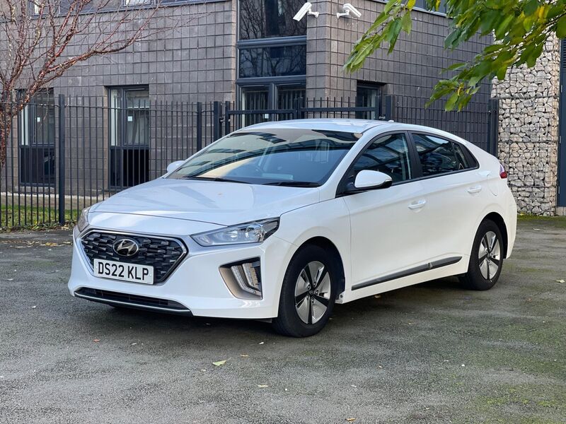 View HYUNDAI IONIQ 1.6 h-GDi SE Connect DCT Euro 6 (s/s) 5dr