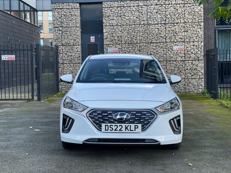 View HYUNDAI IONIQ 1.6 h-GDi SE Connect DCT Euro 6 (s/s) 5dr