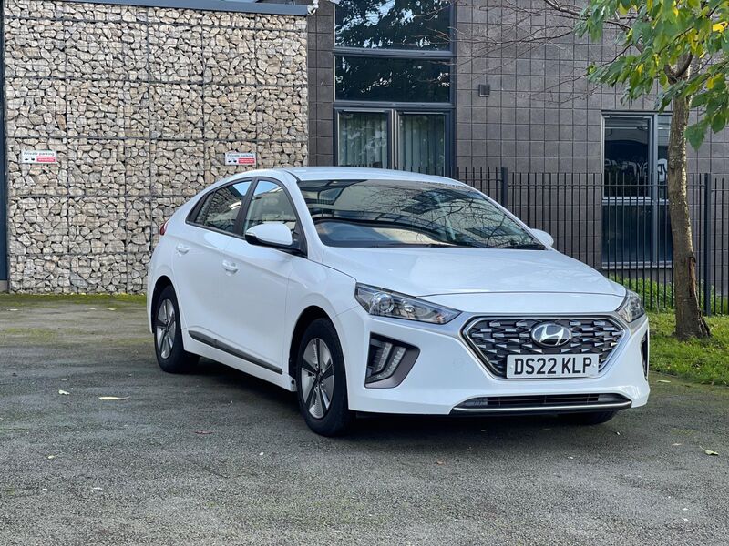 View HYUNDAI IONIQ 1.6 h-GDi SE Connect DCT Euro 6 (s/s) 5dr