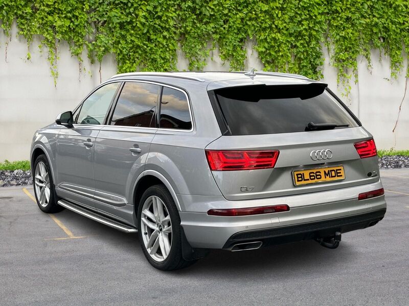 View AUDI Q7 3.0 TDI V6 S line Tiptronic quattro Euro 6 (s/s) 5dr