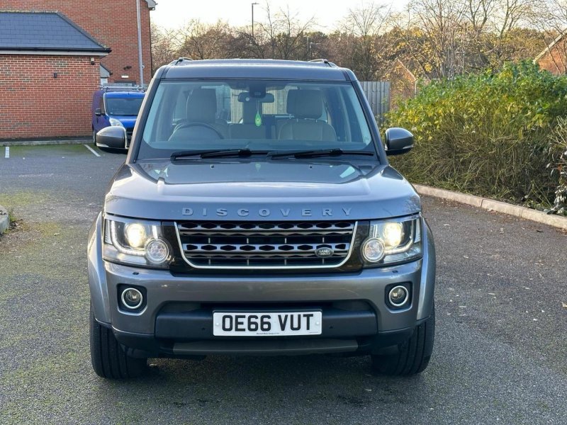 View LAND ROVER DISCOVERY 4 3.0 SD V6 Graphite Auto 4WD Euro 6 (s/s) 5dr